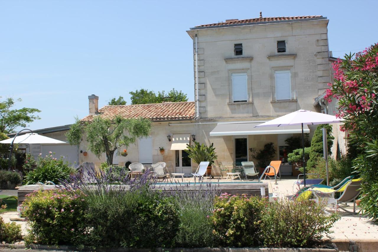 Les Charmes De Vincent - Le Loft Cabernet Bed & Breakfast Fronsac  Екстериор снимка